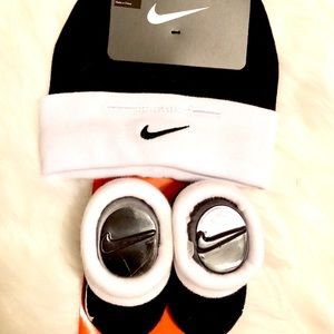Nike hat and sock set 0-6 mo